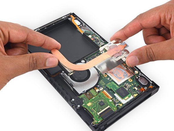Riparazione Nintendo Switch con schermo rotto